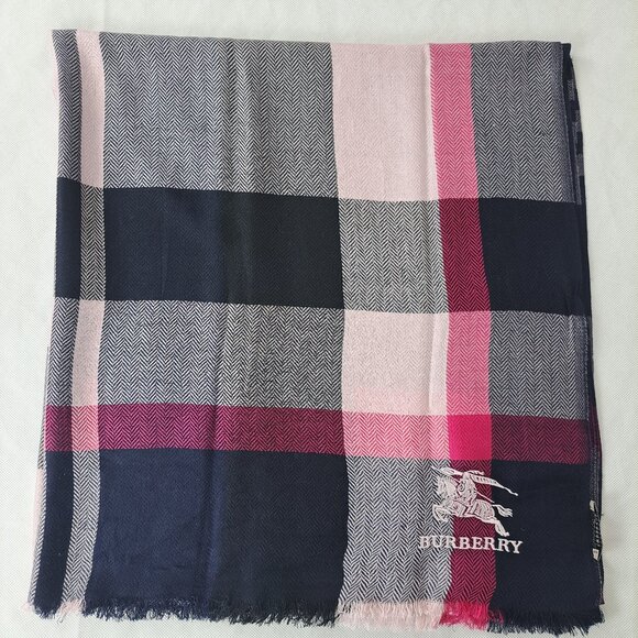 BURBERRY Classic Nova Check Pashmina Knit Cashmere Fringe Multicolor SHAWL - Picture 1 of 8
